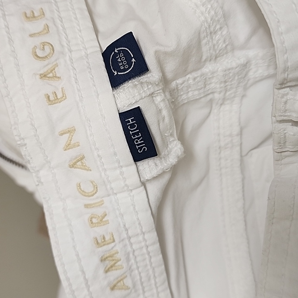 AE Snappy Stretch Low-Rise Baggy Flare Cargo 14 Short in White - Picture 4 of 8